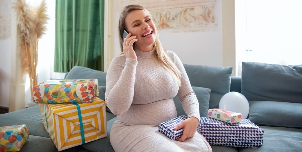 pregnant woman on the phone